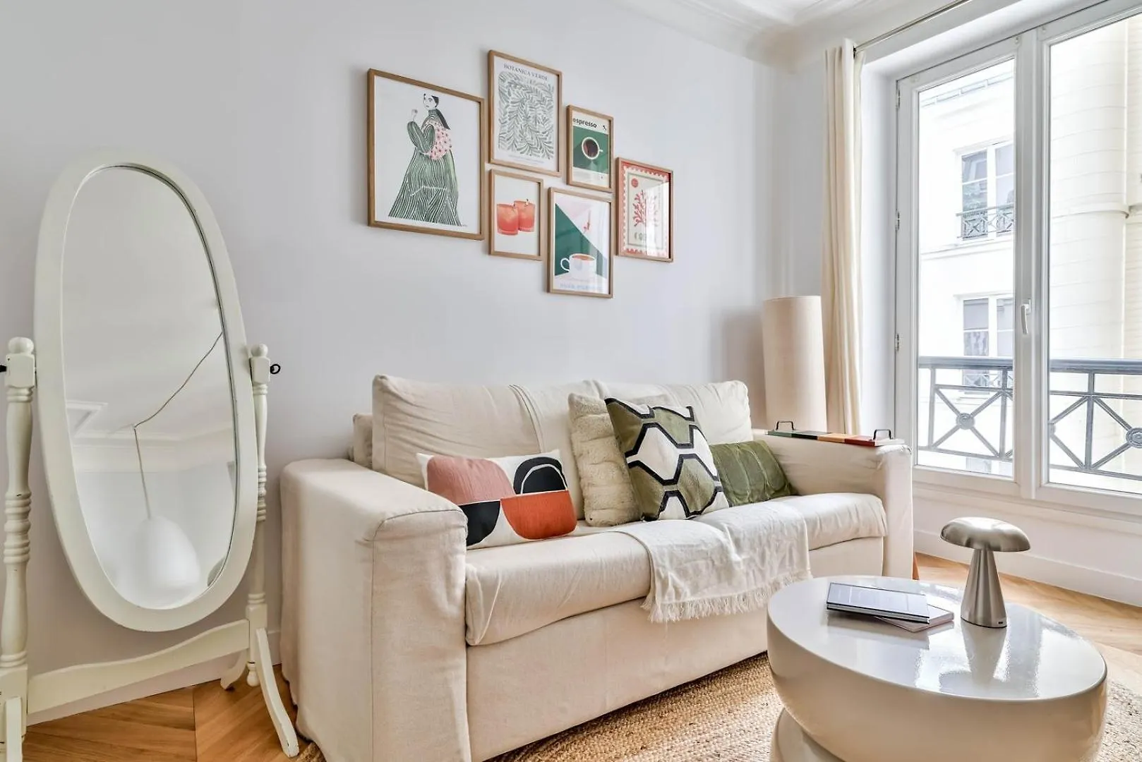 A Pied : Folies Bergere Et Grands Boulevards *